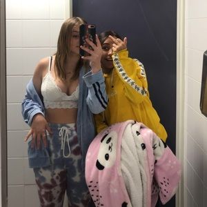 Meet your Posher, Reyne